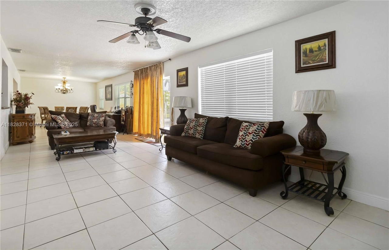 Real estate property located at 6901 1st Ct, Broward, Boulevard Heights Sec Ten, Pembroke Pines, FL