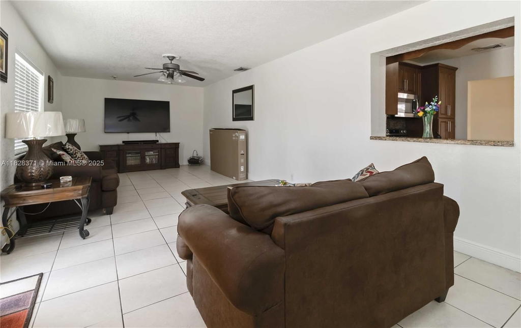 Real estate property located at 6901 1st Ct, Broward, Boulevard Heights Sec Ten, Pembroke Pines, FL