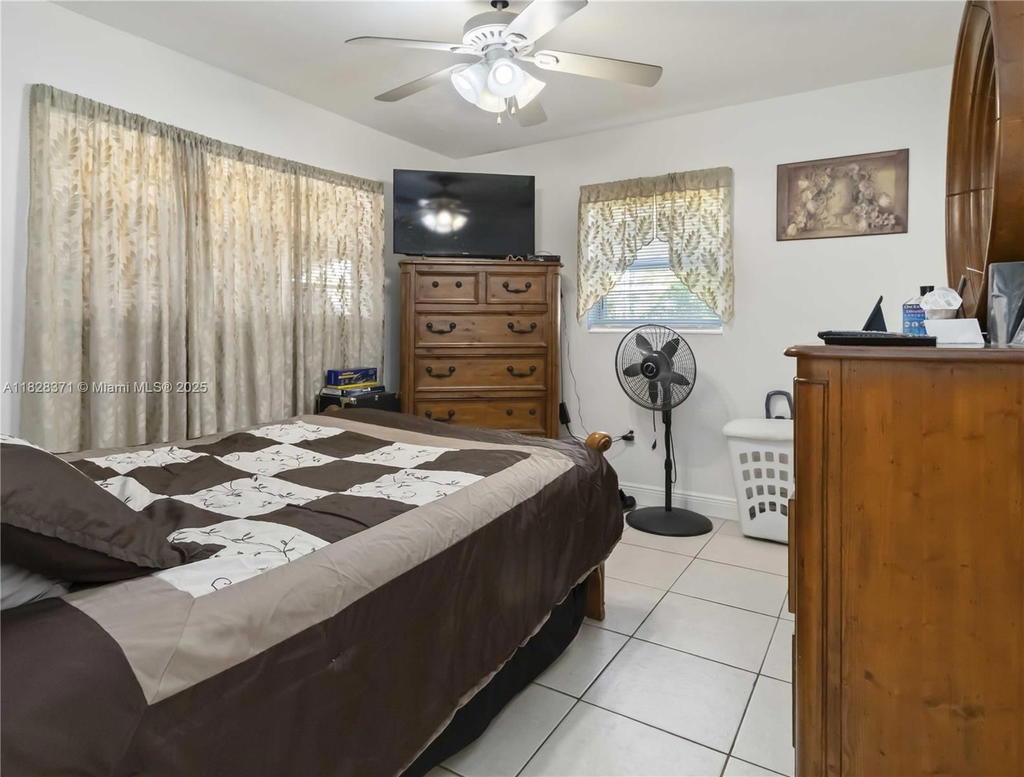 Real estate property located at 6901 1st Ct, Broward, Boulevard Heights Sec Ten, Pembroke Pines, FL