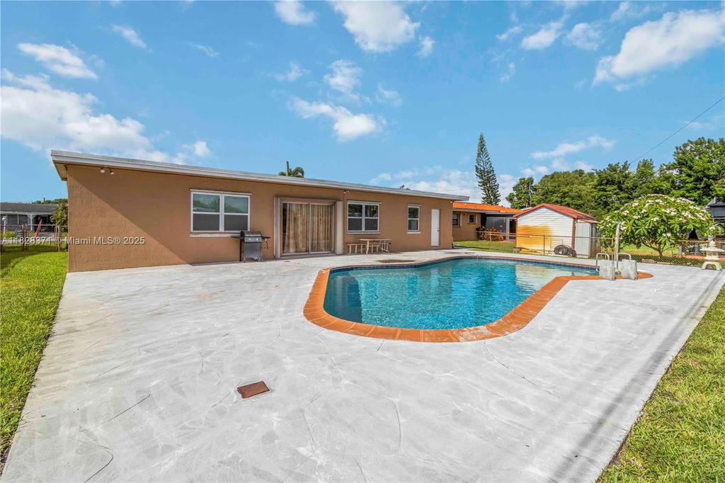 Real estate property located at 6901 1st Ct, Broward, Boulevard Heights Sec Ten, Pembroke Pines, FL