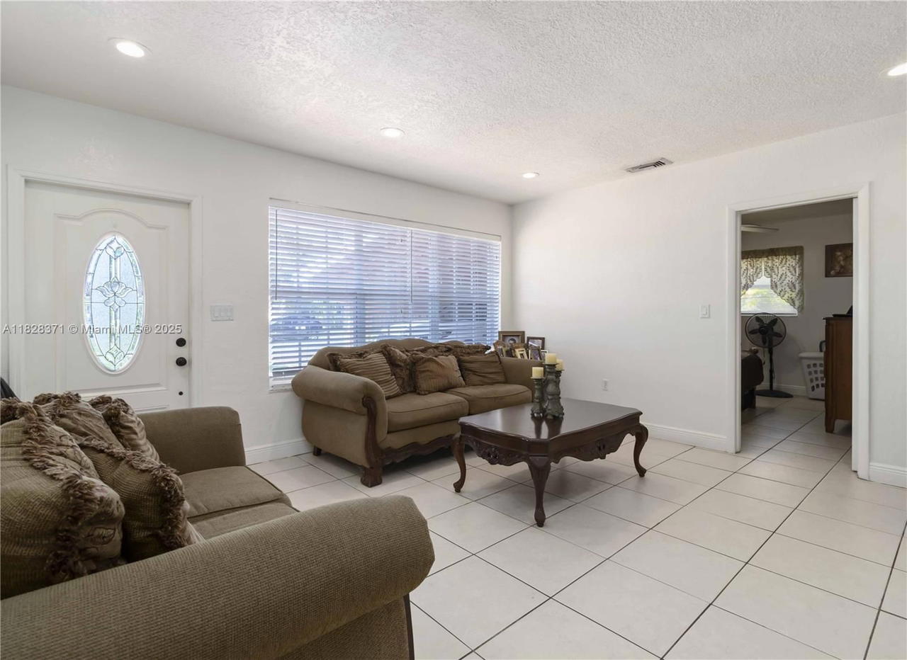 Real estate property located at 6901 1st Ct, Broward, Boulevard Heights Sec Ten, Pembroke Pines, FL