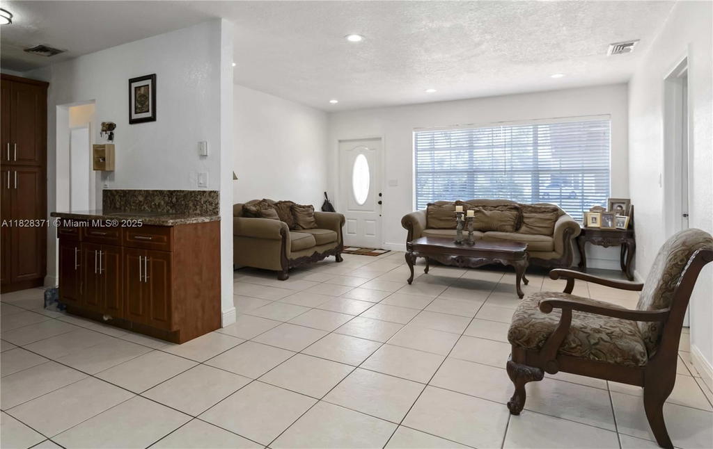Real estate property located at 6901 1st Ct, Broward, Boulevard Heights Sec Ten, Pembroke Pines, FL