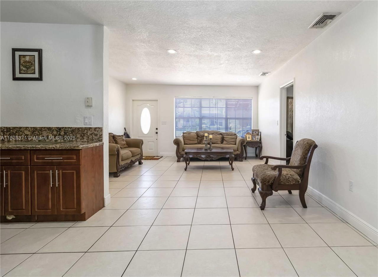 Real estate property located at 6901 1st Ct, Broward, Boulevard Heights Sec Ten, Pembroke Pines, FL
