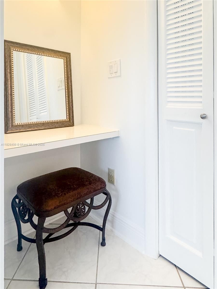 Real estate property located at 121 Golden Isles Dr #1107, Broward, Dorsey Arms Condo, Hallandale Beach, FL