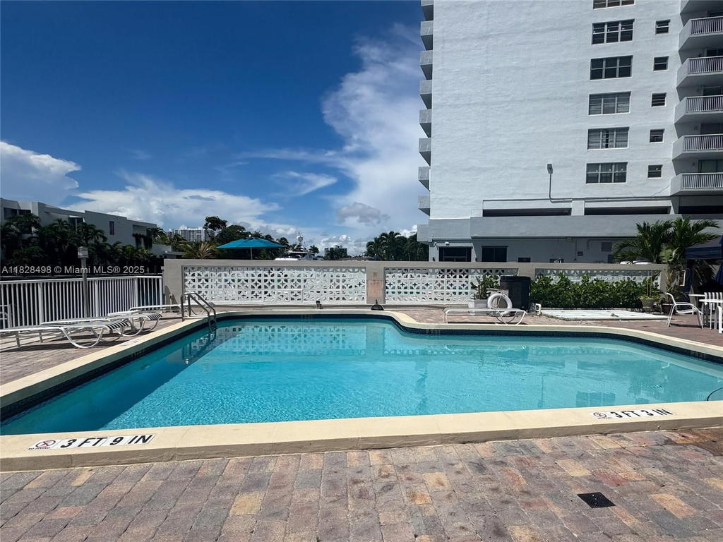Real estate property located at 121 Golden Isles Dr #1107, Broward, Dorsey Arms Condo, Hallandale Beach, FL