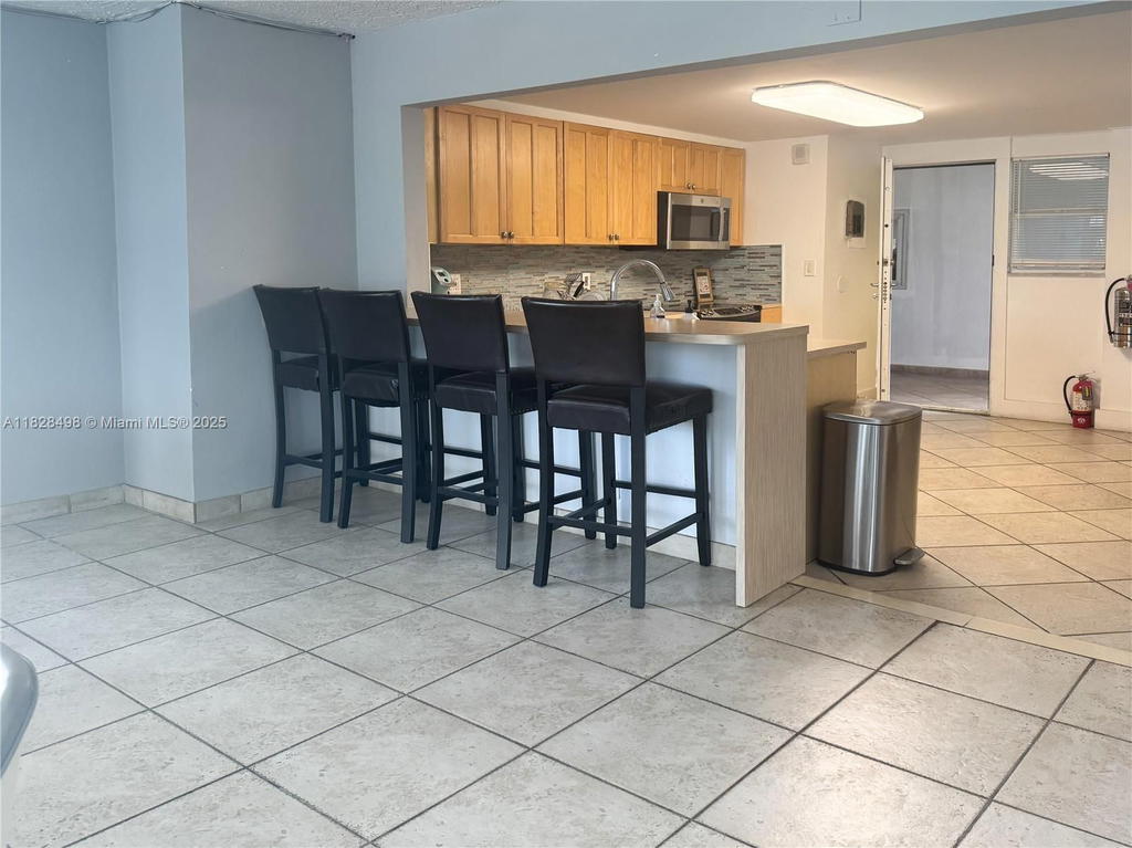 Real estate property located at 121 Golden Isles Dr #1107, Broward, Dorsey Arms Condo, Hallandale Beach, FL