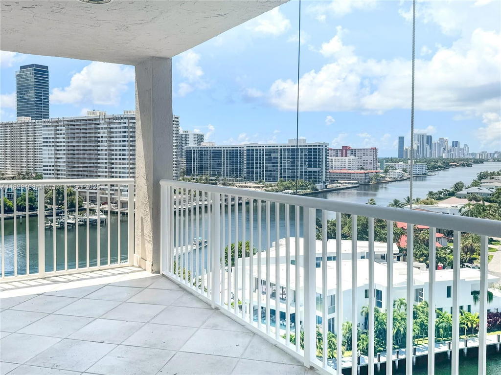 Real estate property located at 121 Golden Isles Dr #1107, Broward, Dorsey Arms Condo, Hallandale Beach, FL