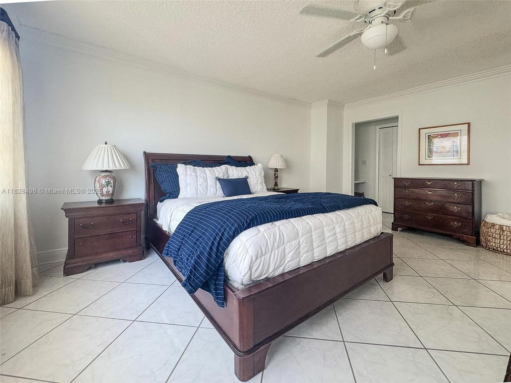 Real estate property located at 121 Golden Isles Dr #1107, Broward, Dorsey Arms Condo, Hallandale Beach, FL