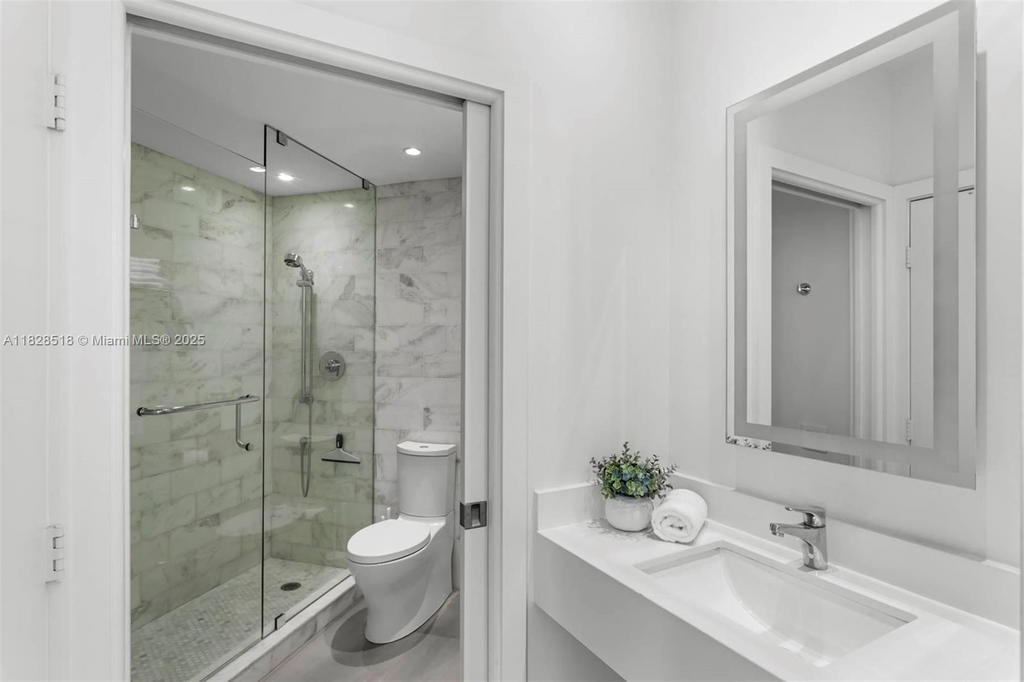Real estate property located at 888 Brickell Key Dr #2606, Miami-dade, One Tequesta Point Condo, Miami, FL