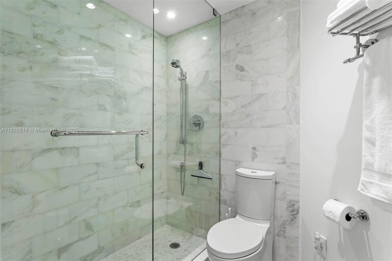 Real estate property located at 888 Brickell Key Dr #2606, Miami-dade, One Tequesta Point Condo, Miami, FL