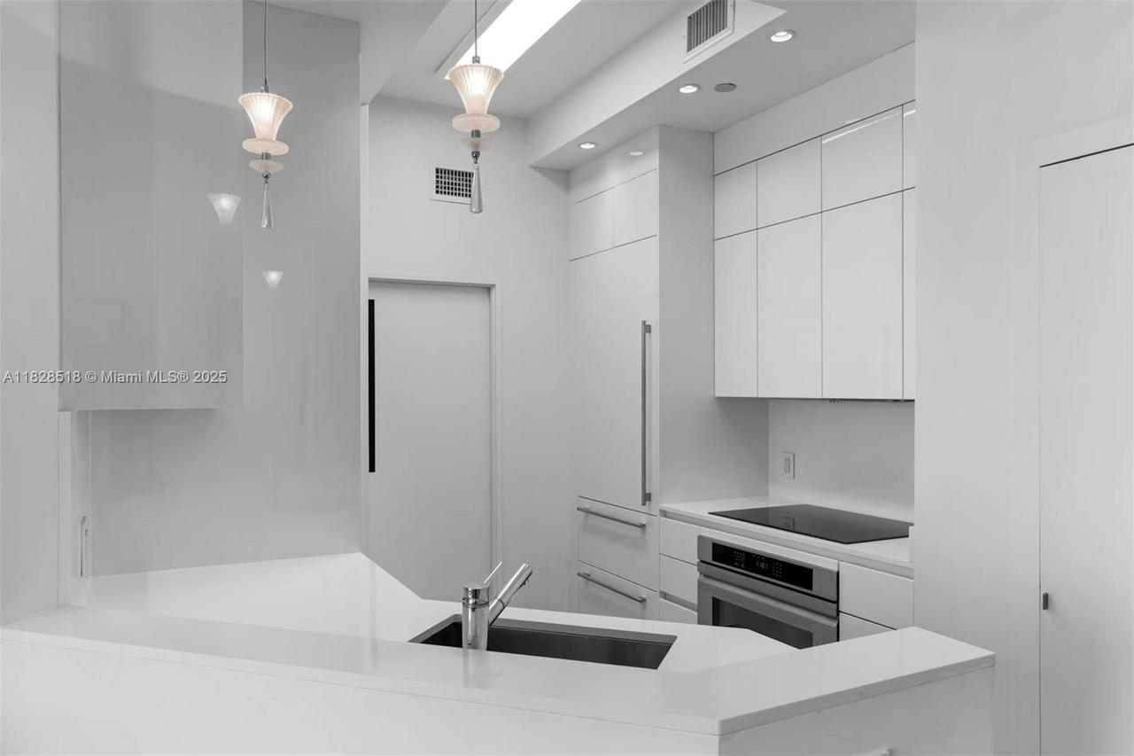 Real estate property located at 888 Brickell Key Dr #2606, Miami-dade, One Tequesta Point Condo, Miami, FL