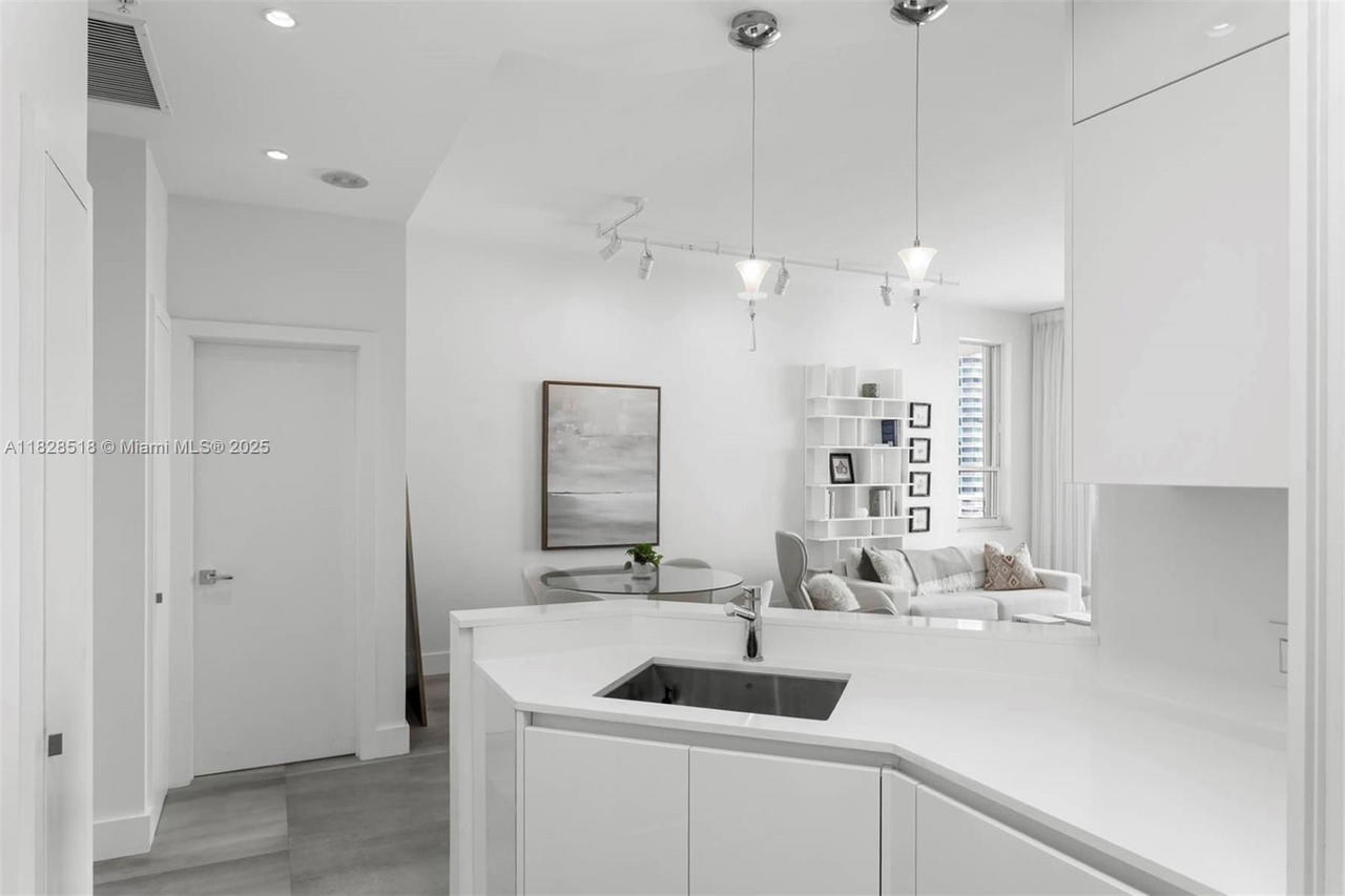 Real estate property located at 888 Brickell Key Dr #2606, Miami-dade, One Tequesta Point Condo, Miami, FL