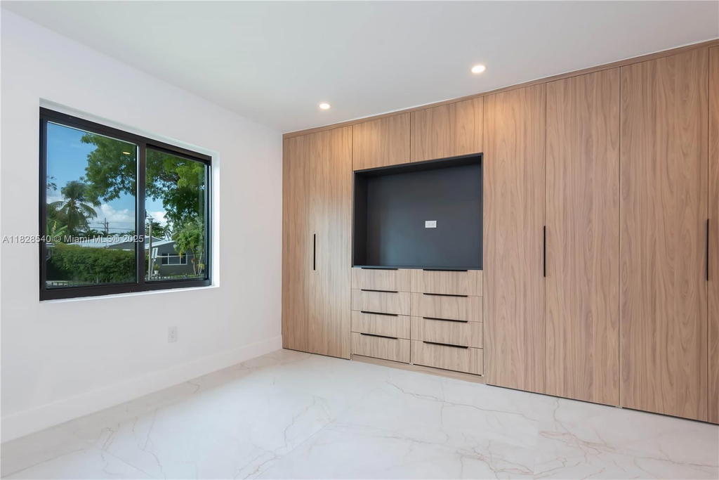 Real estate property located at 2181 20th St, Miami-dade, Shenandoah Park, Miami, FL