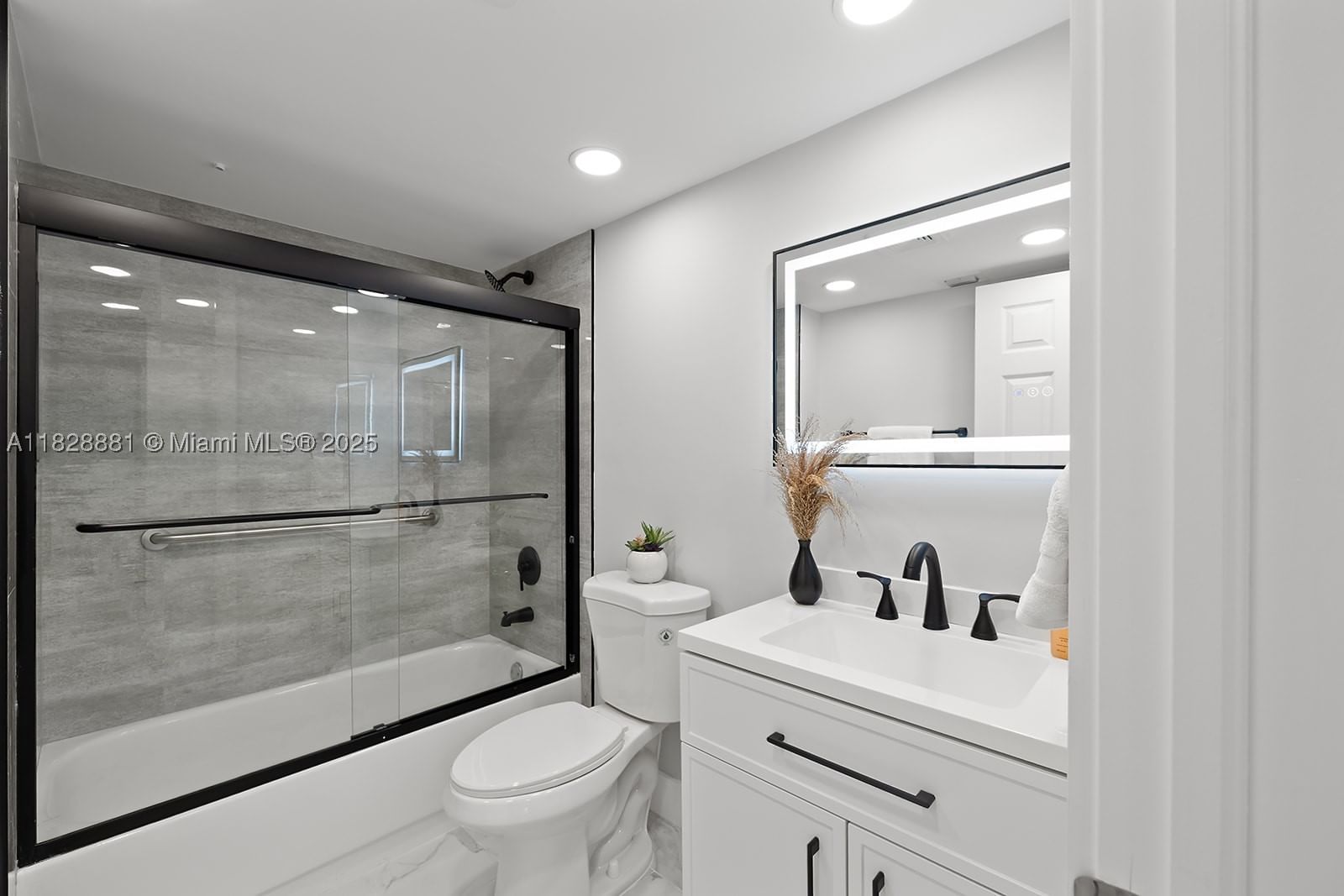Real estate property located at 12500 6th St #206N, Broward, Buckingham East At Centur, Pembroke Pines, FL