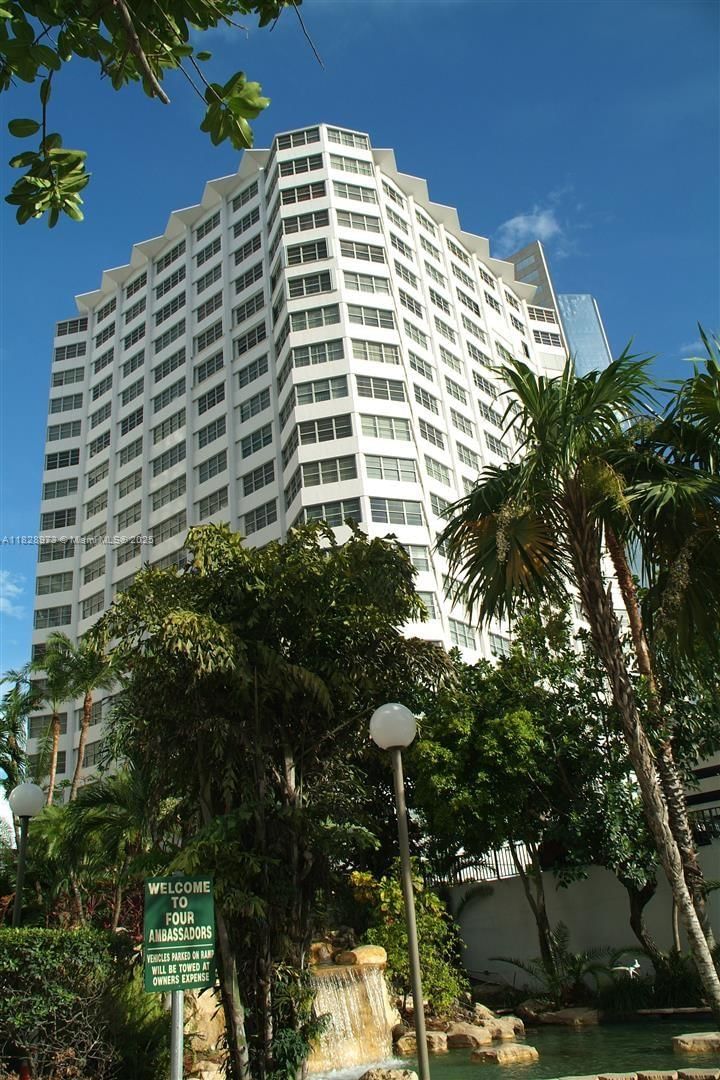 Real estate property located at 825 Brickell Bay Dr #1549, Miami-dade, Four Ambassadors Condo Ph, Miami, FL