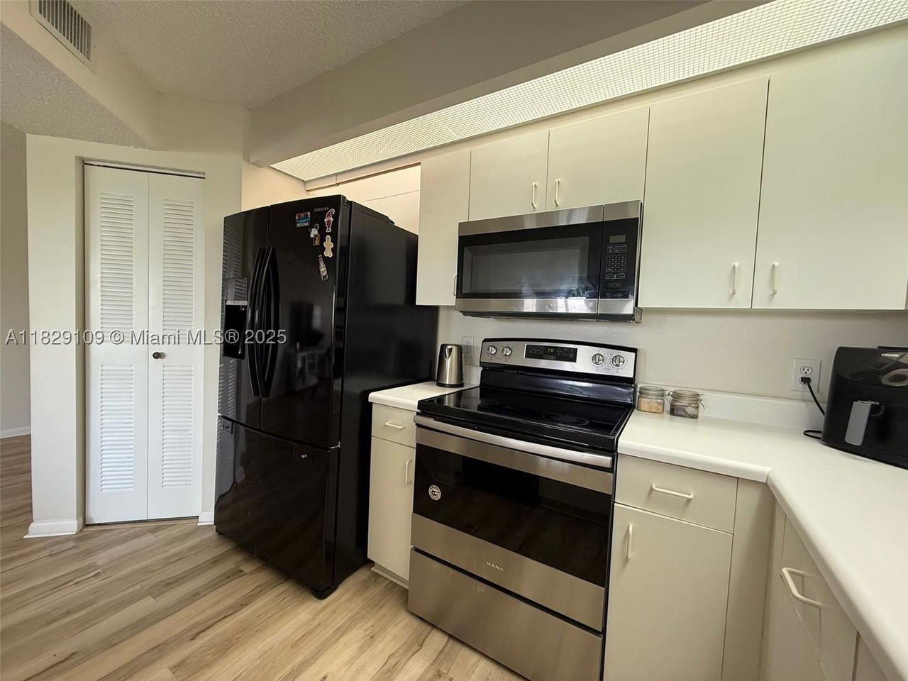 Real estate property located at 1400 137th Ave #411F, Broward, Suffolk At Century Villag, Pembroke Pines, FL