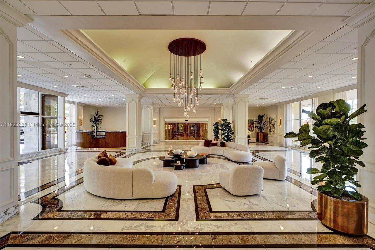 Real estate property located at 5600 Collins Ave #10L, Miami-dade, 5600 Condo, Miami Beach, FL
