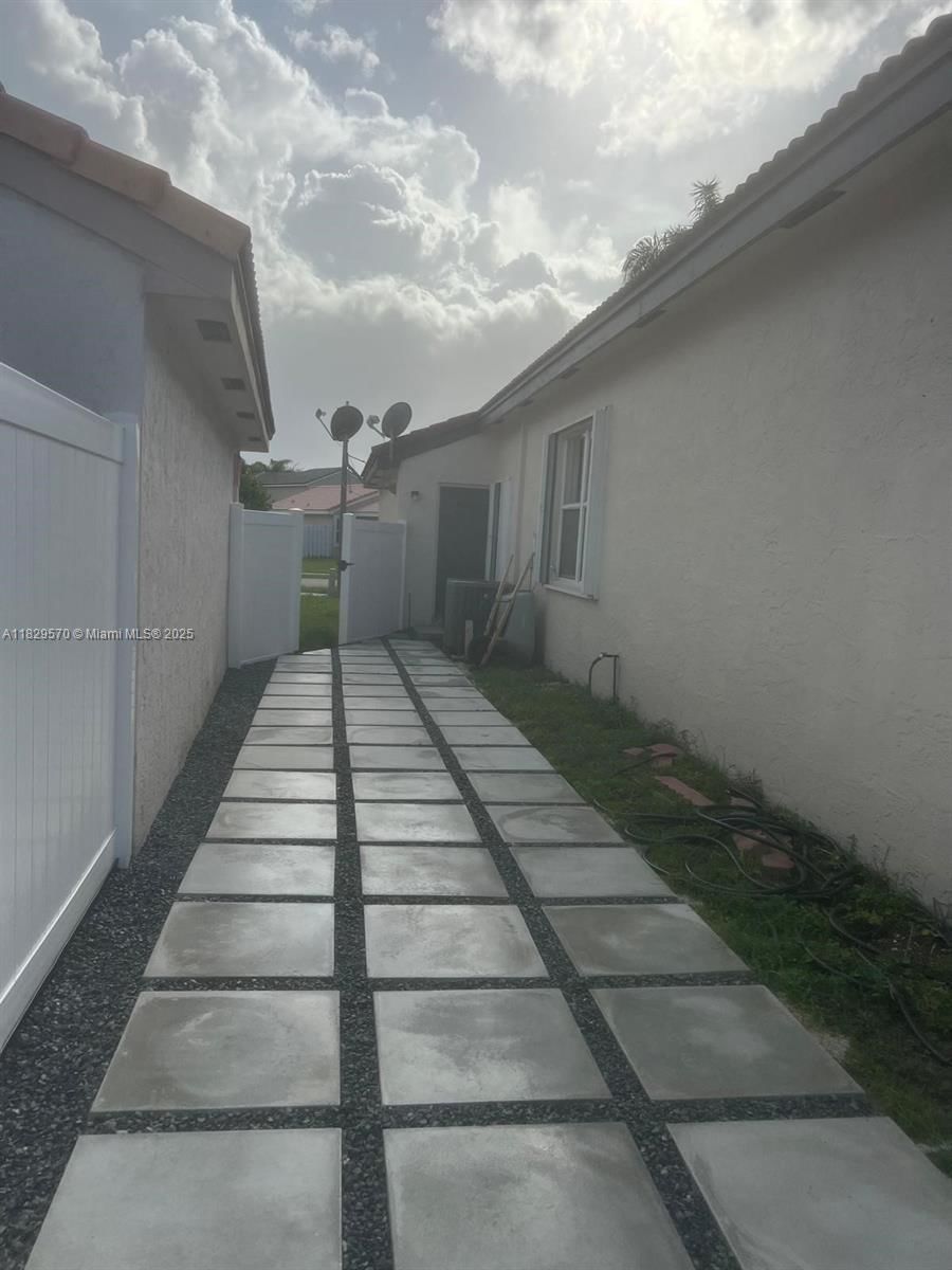Real estate property located at 2383 177th Ter, Broward, Silver Lakes Phase Iii, Miramar, FL