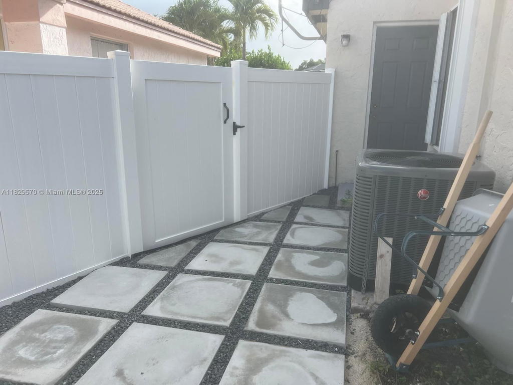 Real estate property located at 2383 177th Ter, Broward, Silver Lakes Phase Iii, Miramar, FL