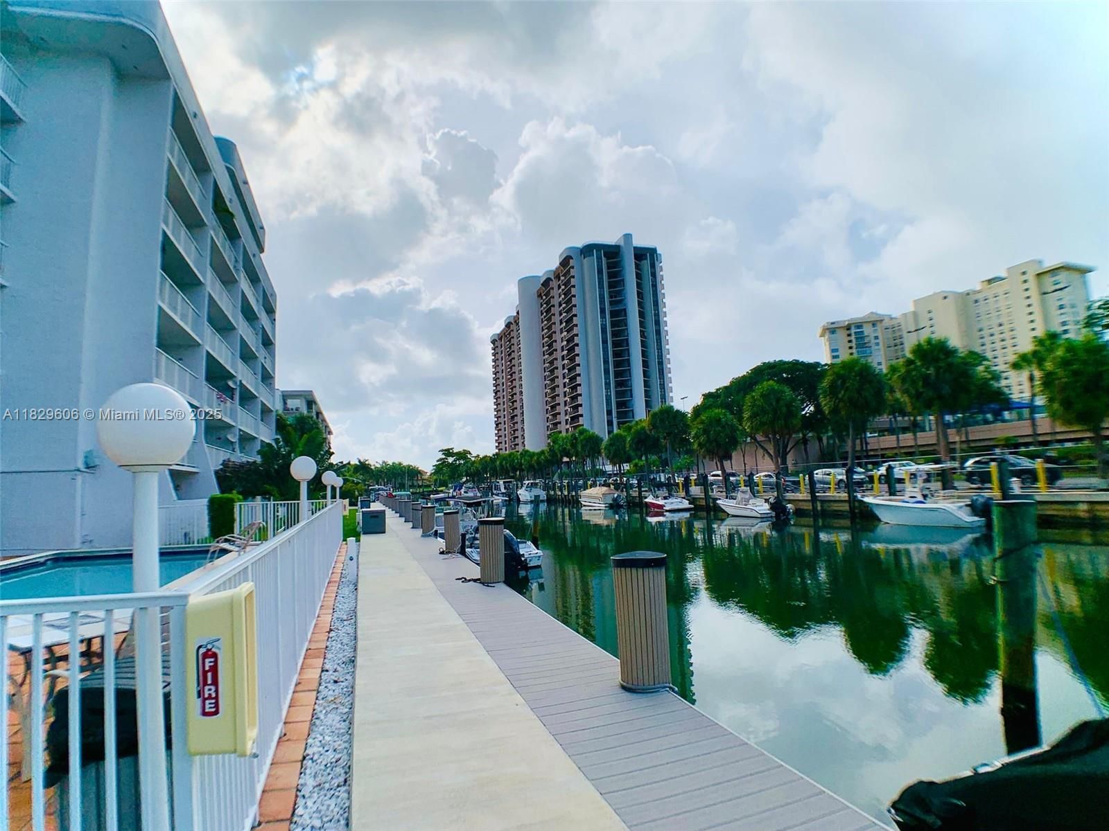 Real estate property located at 1650 115th St #304, Miami-dade, Cricket Clubhouse Condo, Miami, FL