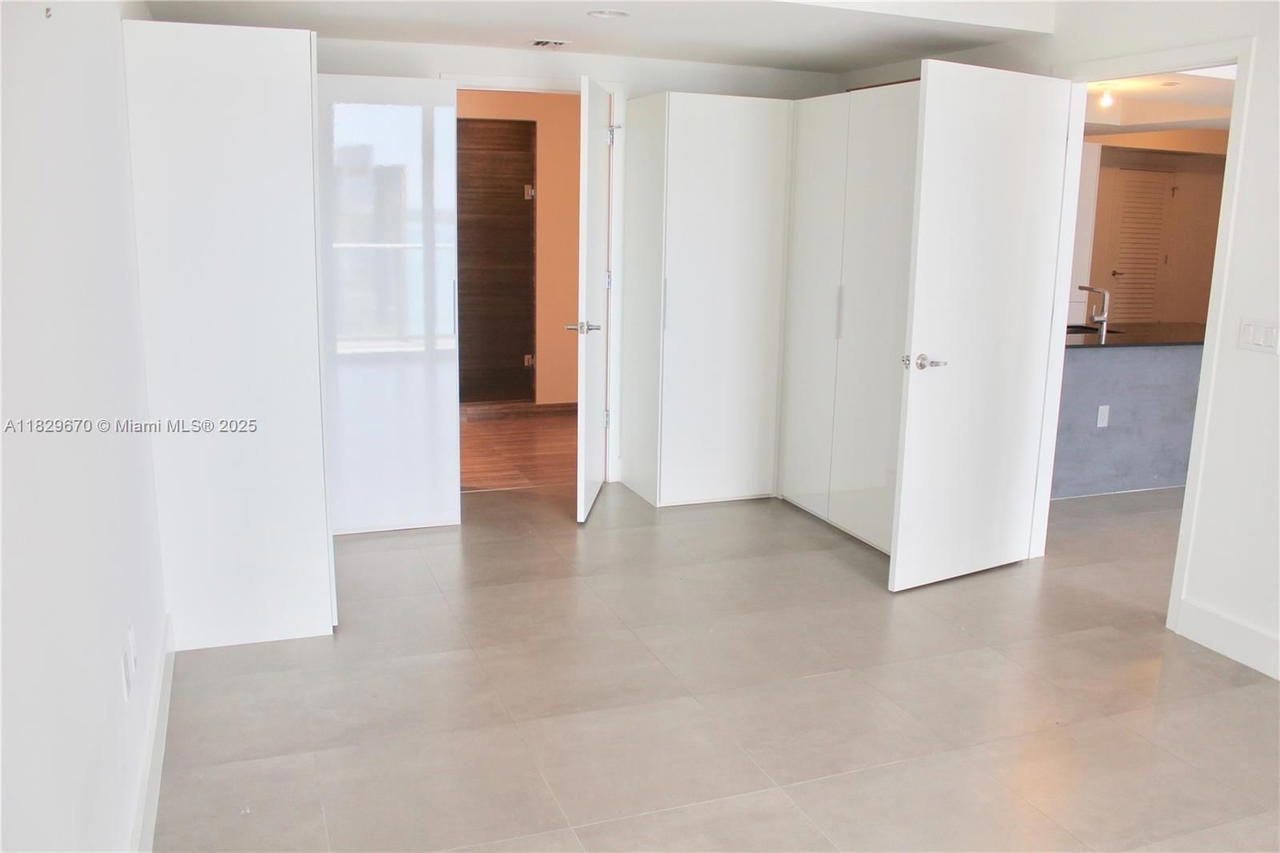 Real estate property located at 1010 Brickell Ave #3403, Miami-dade, 1010 Brickell Condo, Miami, FL