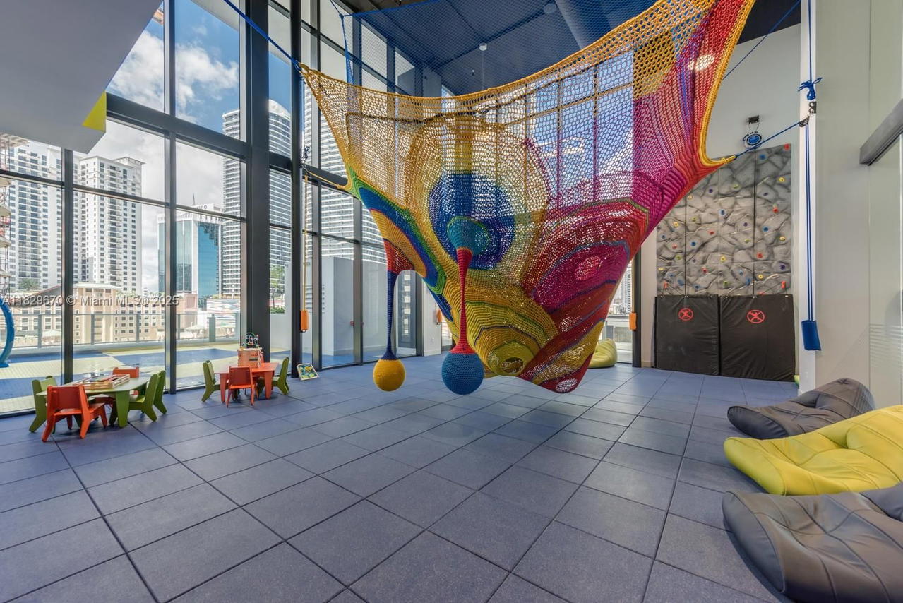 Real estate property located at 1010 Brickell Ave #3403, Miami-dade, 1010 Brickell Condo, Miami, FL