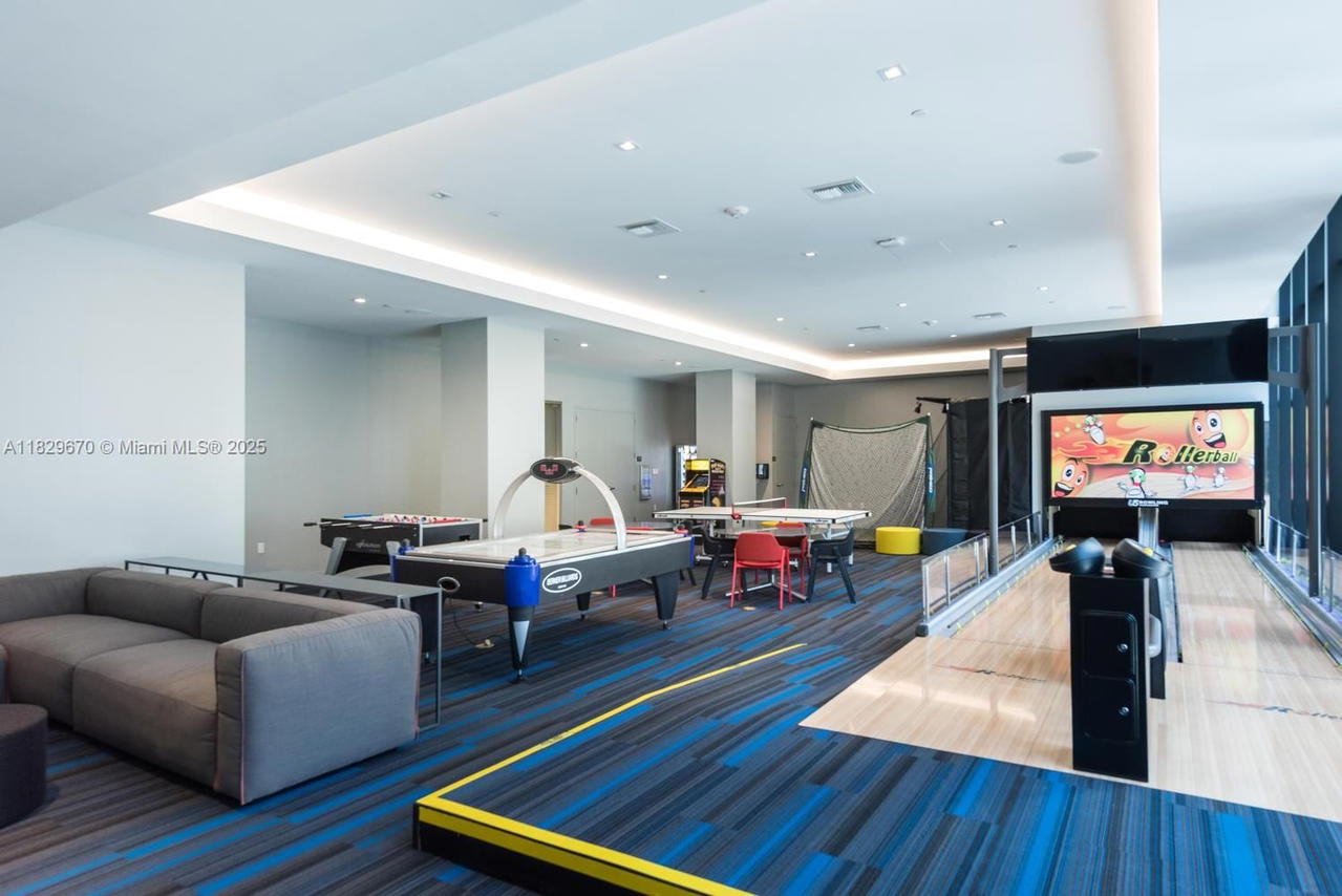 Real estate property located at 1010 Brickell Ave #3403, Miami-dade, 1010 Brickell Condo, Miami, FL