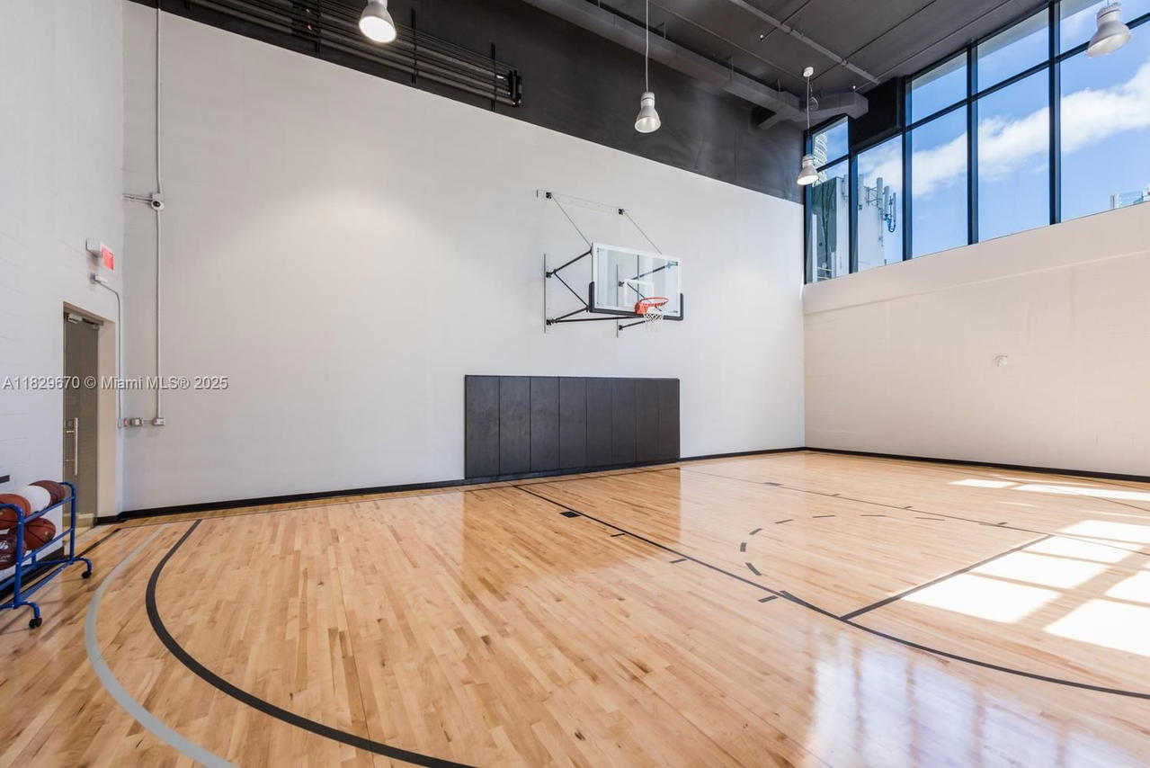 Real estate property located at 1010 Brickell Ave #3403, Miami-dade, 1010 Brickell Condo, Miami, FL