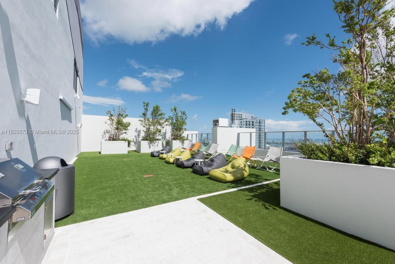 Real estate property located at 1010 Brickell Ave #3403, Miami-dade, 1010 Brickell Condo, Miami, FL