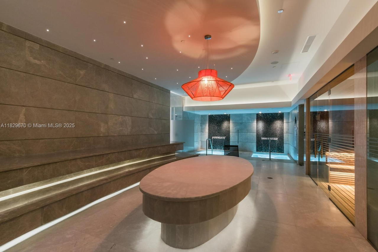 Real estate property located at 1010 Brickell Ave #3403, Miami-dade, 1010 Brickell Condo, Miami, FL