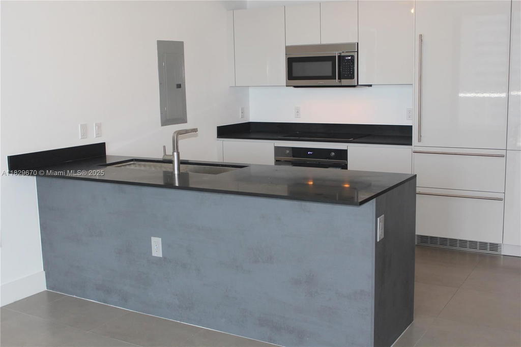 Real estate property located at 1010 Brickell Ave #3403, Miami-dade, 1010 Brickell Condo, Miami, FL