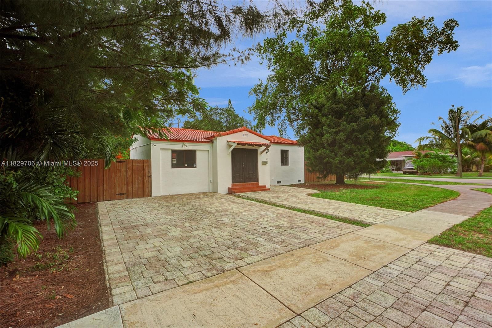 Real estate property located at 871 122nd St, Miami-dade, Melville Terr Amd, North Miami, FL