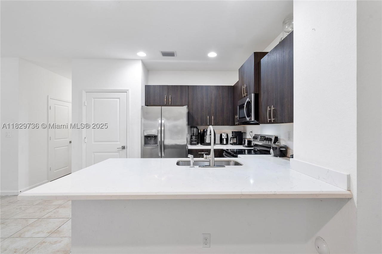 Real estate property located at 1128 40th Ter, Broward, Cricket Club, Lauderhill, FL