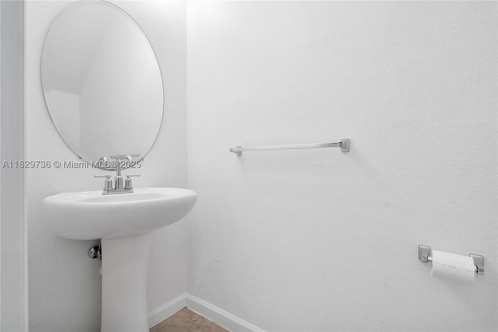 Real estate property located at 1128 40th Ter, Broward, Cricket Club, Lauderhill, FL