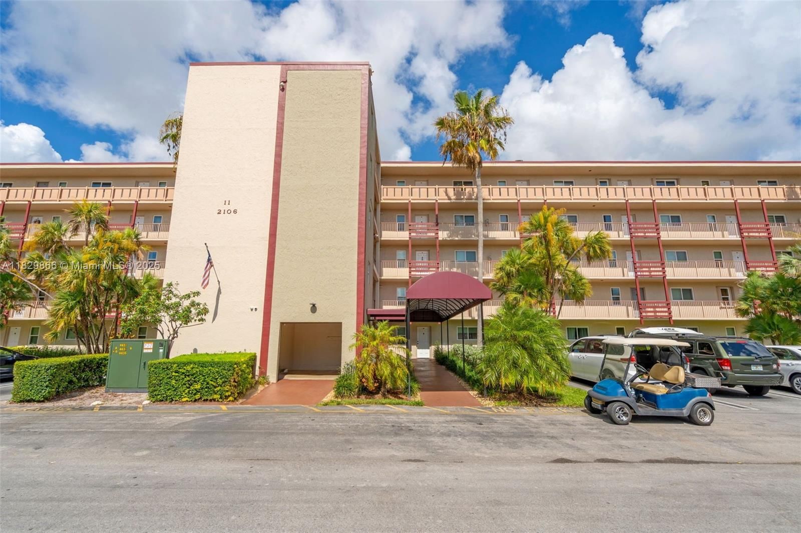 Real estate property located at 2106 Cypress Bend Dr #203, Broward, Cypress Bend Iv-11 Condo, Pompano Beach, FL