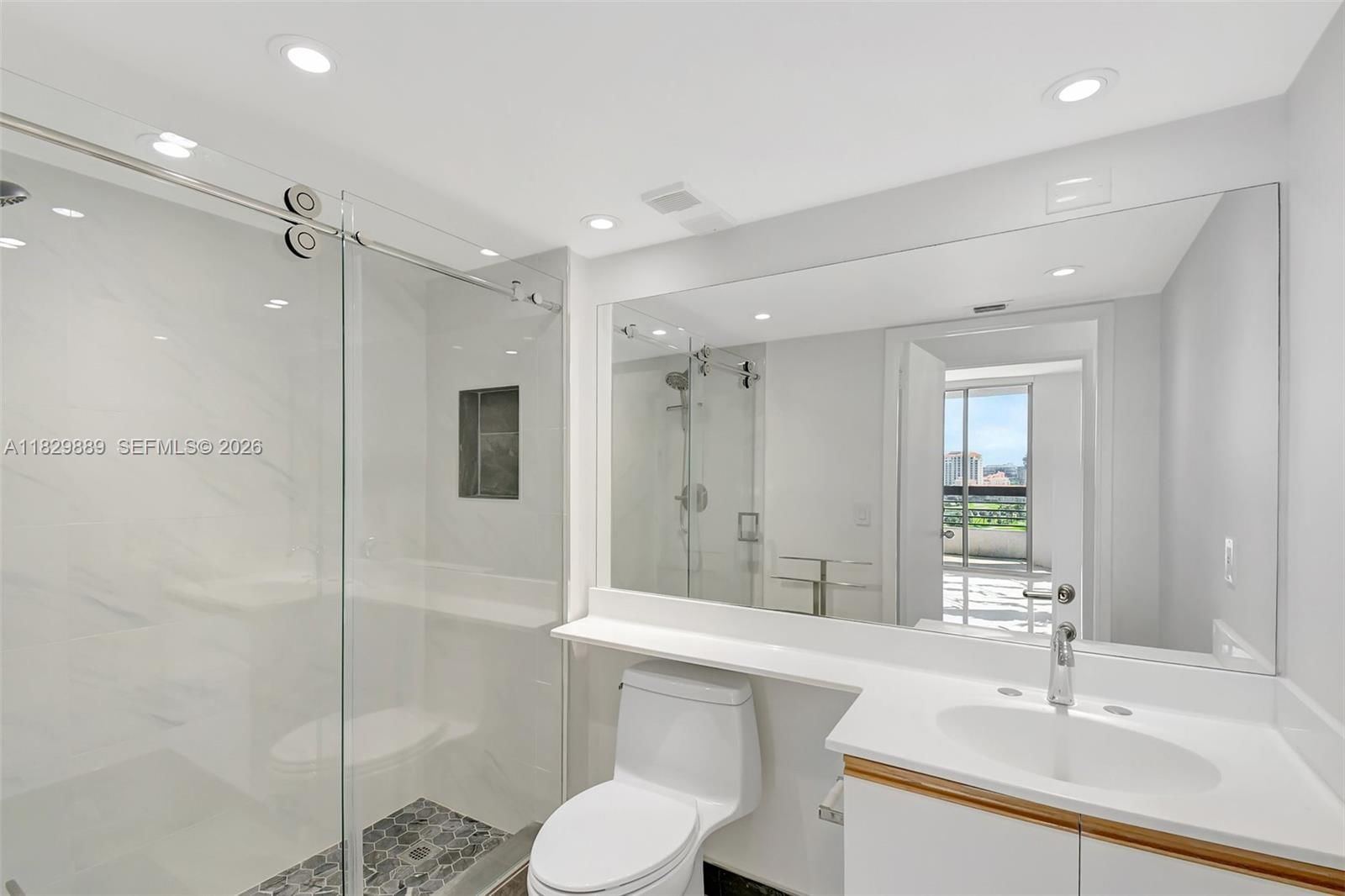 Real estate property located at 3400 192nd St #1606, Miami-dade, Mystic Pointe Tower 600 C, Aventura, FL