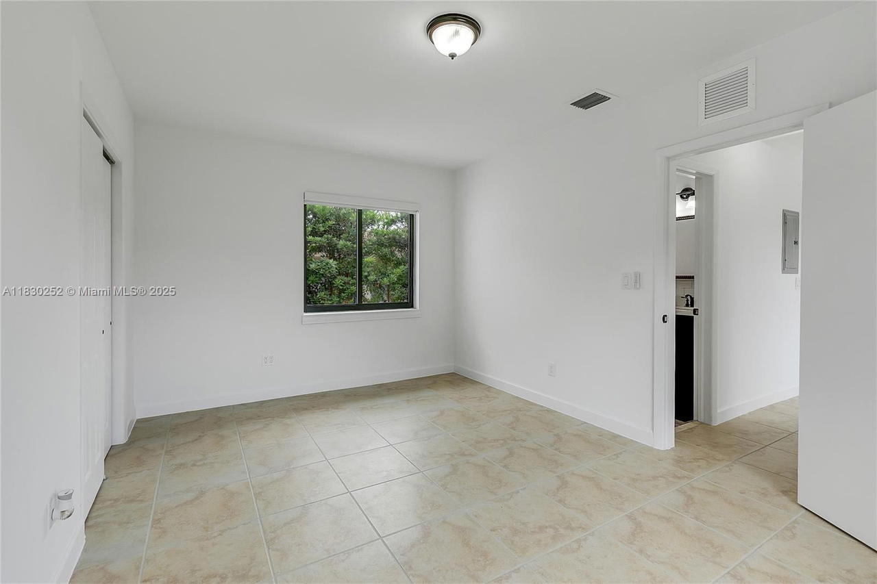 Real estate property located at 36 52nd St, Miami-dade, Railway Shops Addn 2nd Am, Miami, FL