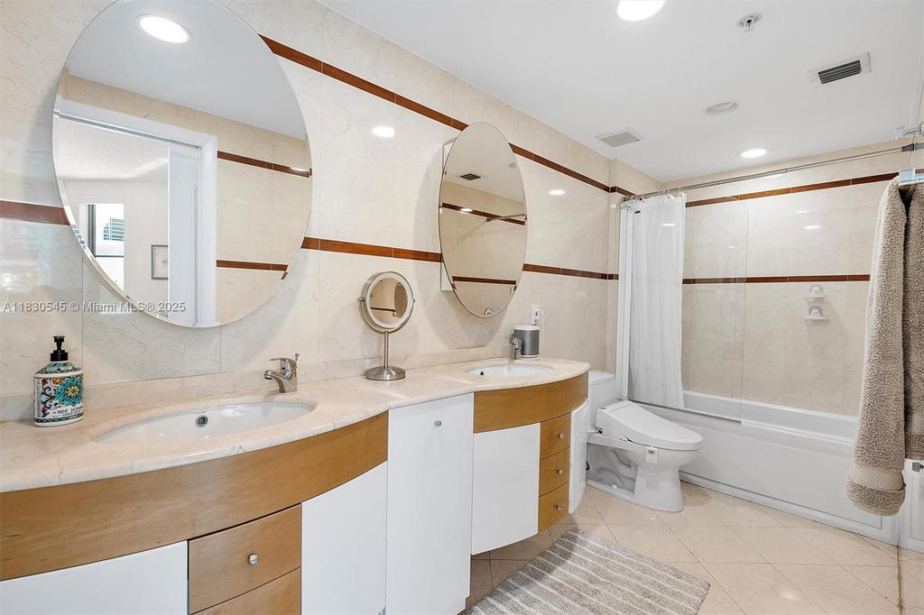 Real estate property located at 110 Washington Ave #1608, Miami-dade, N/a, Miami Beach, FL