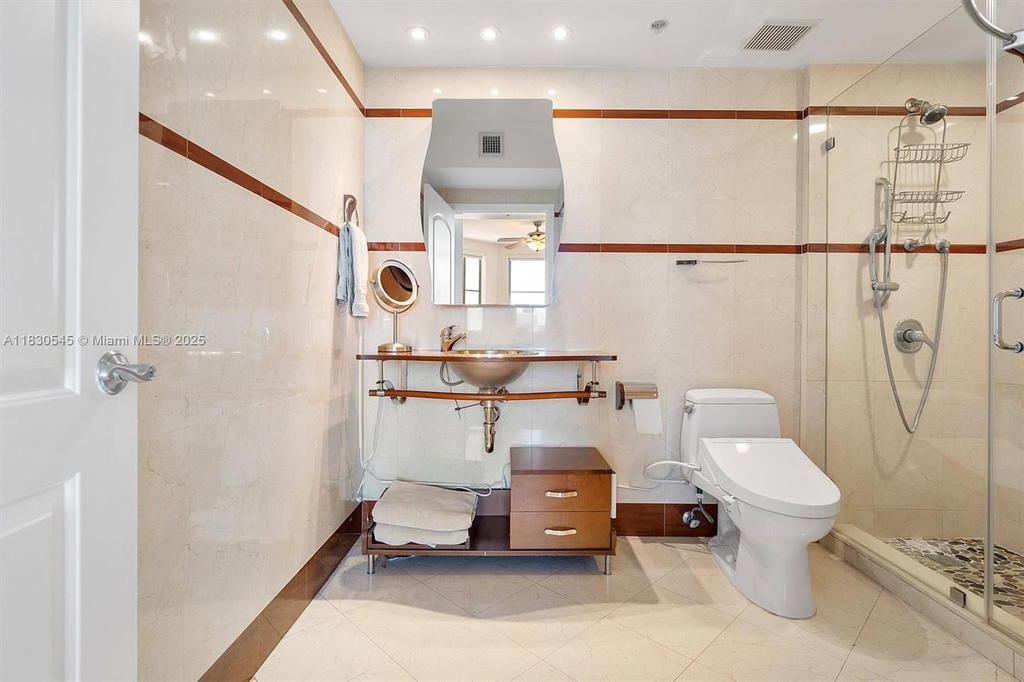Real estate property located at 110 Washington Ave #1608, Miami-dade, N/a, Miami Beach, FL