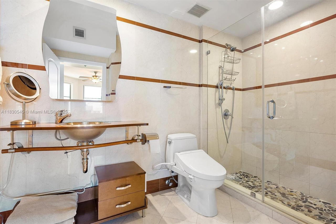 Real estate property located at 110 Washington Ave #1608, Miami-dade, N/a, Miami Beach, FL