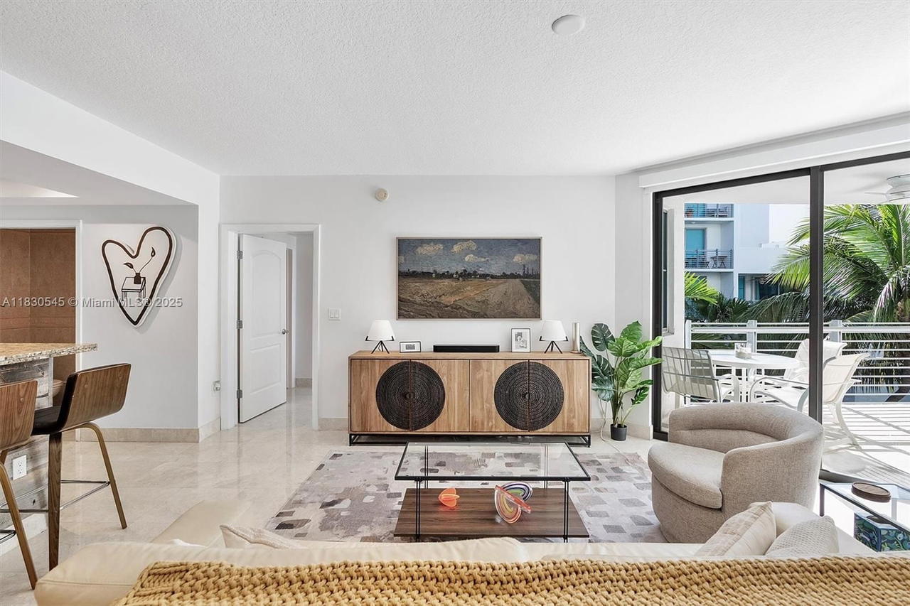 Real estate property located at 110 Washington Ave #1608, Miami-dade, N/a, Miami Beach, FL