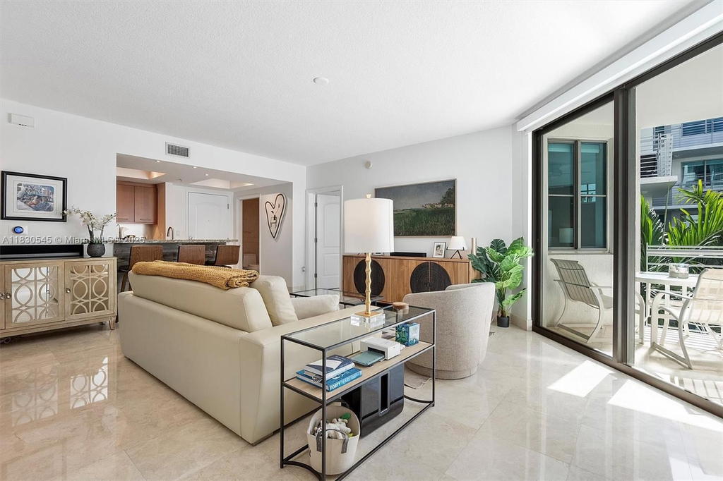 Real estate property located at 110 Washington Ave #1608, Miami-dade, N/a, Miami Beach, FL