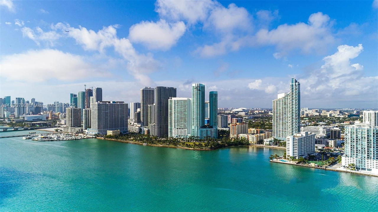Real estate property located at 1900 Bayshore Dr #3804, Miami-dade, Quantum On The Bay Condo, Miami, FL
