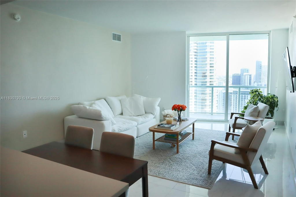 Real estate property located at 1900 Bayshore Dr #3804, Miami-dade, Quantum On The Bay Condo, Miami, FL