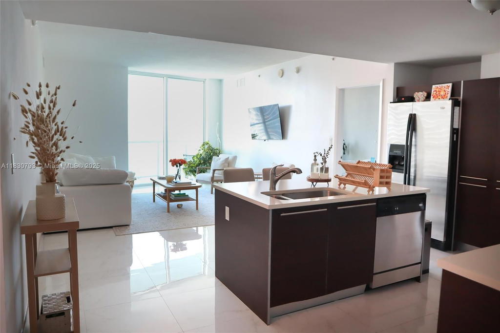 Real estate property located at 1900 Bayshore Dr #3804, Miami-dade, Quantum On The Bay Condo, Miami, FL