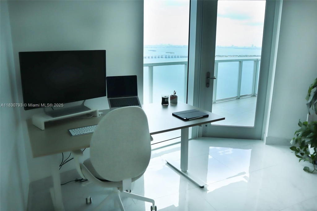 Real estate property located at 1900 Bayshore Dr #3804, Miami-dade, Quantum On The Bay Condo, Miami, FL