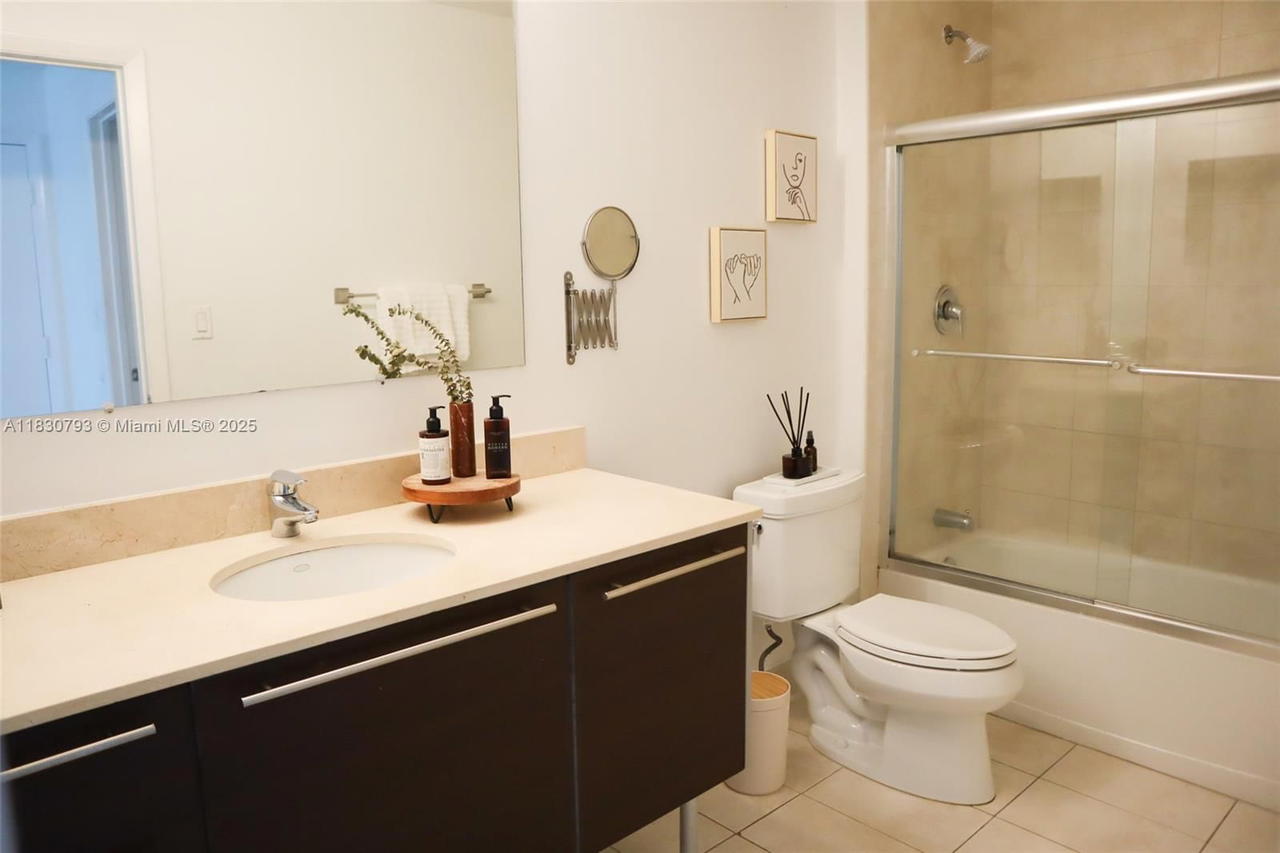 Real estate property located at 1900 Bayshore Dr #3804, Miami-dade, Quantum On The Bay Condo, Miami, FL