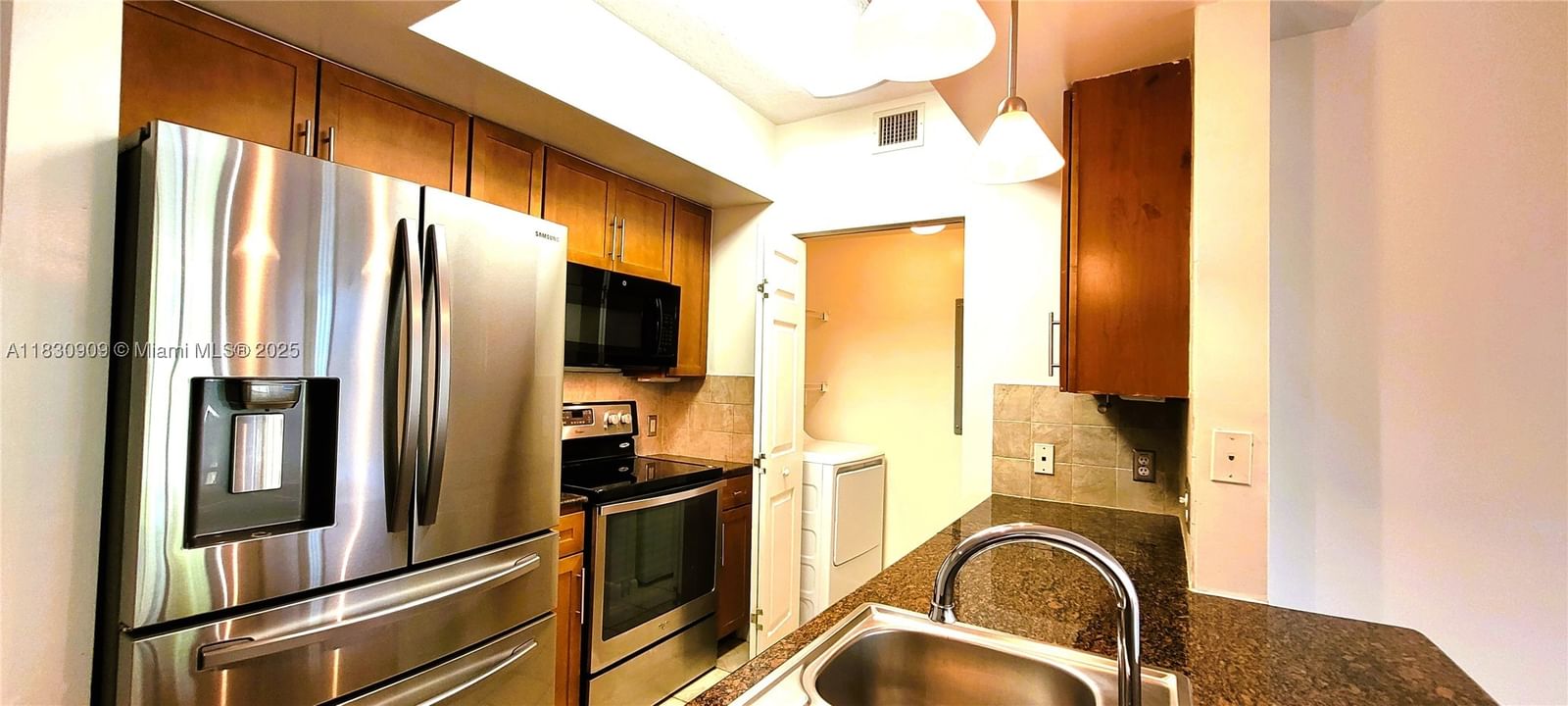 Real estate property located at 2000 Bayshore Dr #509, Miami-dade, Cite Condo, Miami, FL