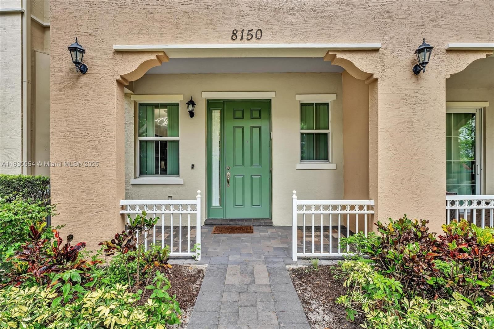 Real estate property located at 8150 Cascada Isles Dr, Broward, Monterra Plat, Cooper City, FL