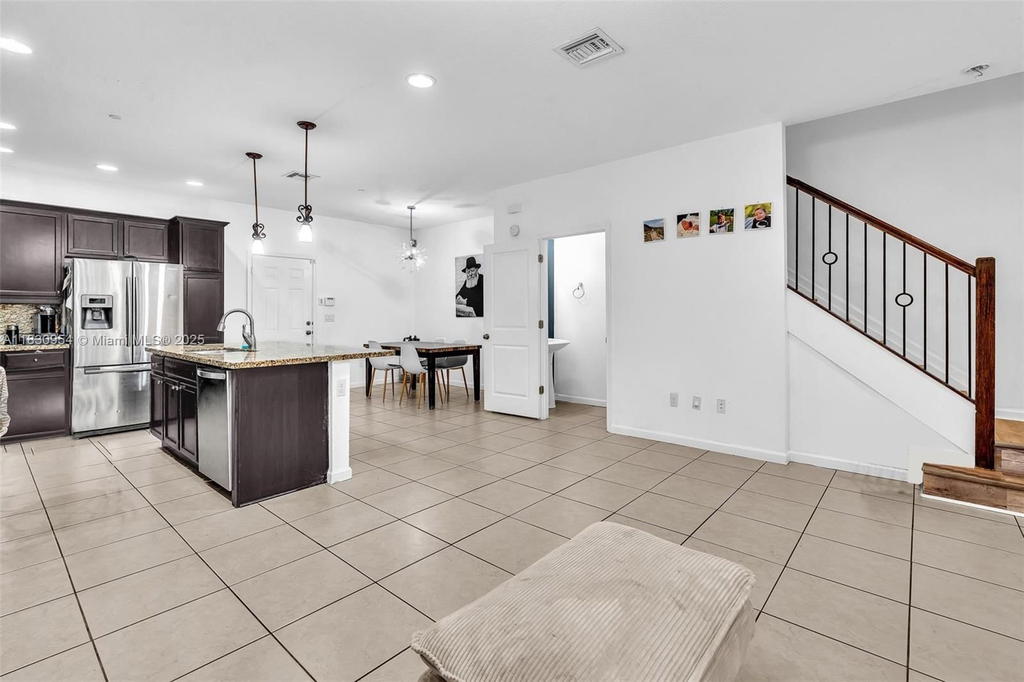 Real estate property located at 8150 Cascada Isles Dr, Broward, Monterra Plat, Cooper City, FL